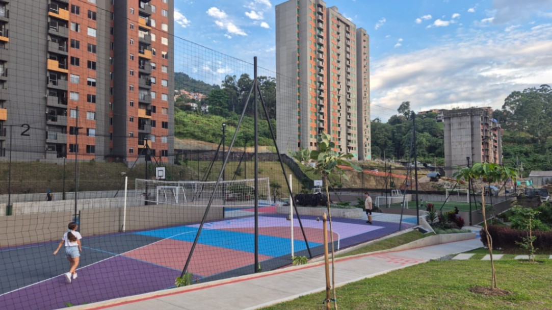 Los Gómez, La Posada, Itagüi, Antioquia, Colombia 5
